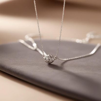 Picture of Neck silver small chain Pendant
