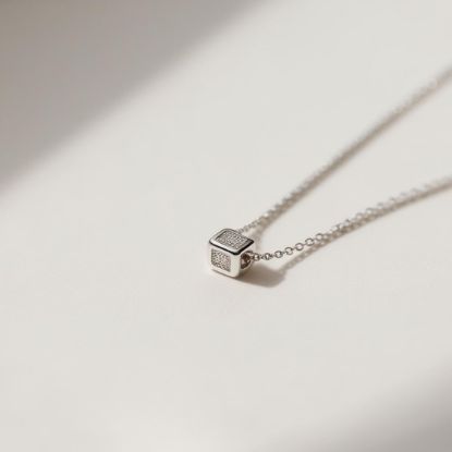 Picture of Neck platinum small chain Pendant